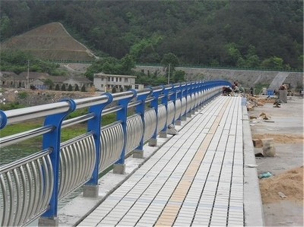 宁夏不锈钢桥梁护栏是一种什么材质的护栏